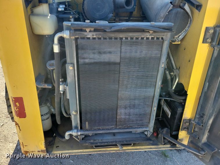 image for item DX6574 2014 Yanmar S165R skid steer loader