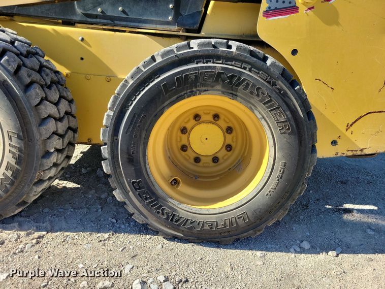 image for item DX6574 2014 Yanmar S165R skid steer loader