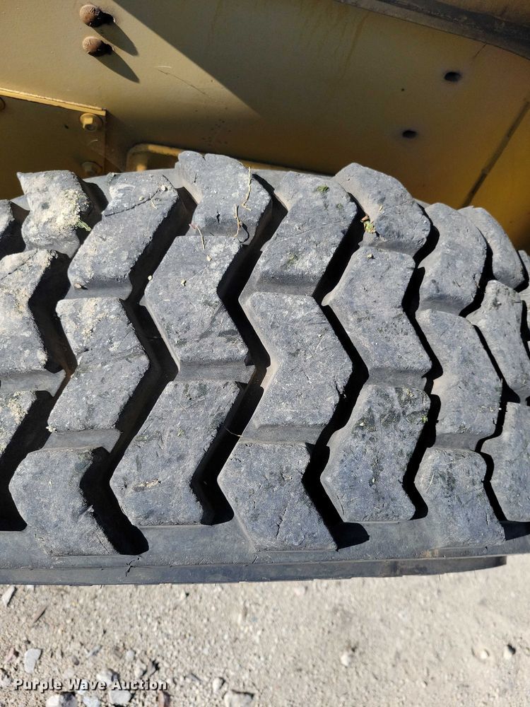 image for item DX6574 2014 Yanmar S165R skid steer loader