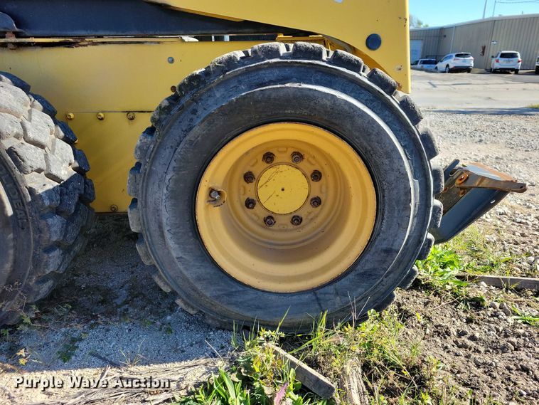 image for item DX6574 2014 Yanmar S165R skid steer loader