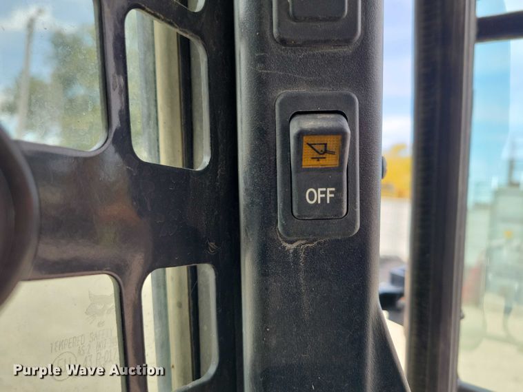 image for item DX6583 2022 Bobcat S590 skid steer loader