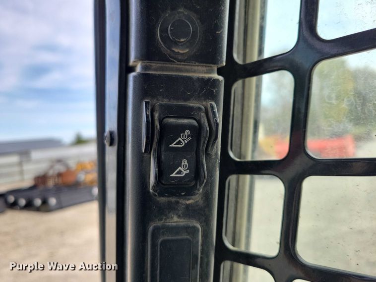 image for item DX6583 2022 Bobcat S590 skid steer loader