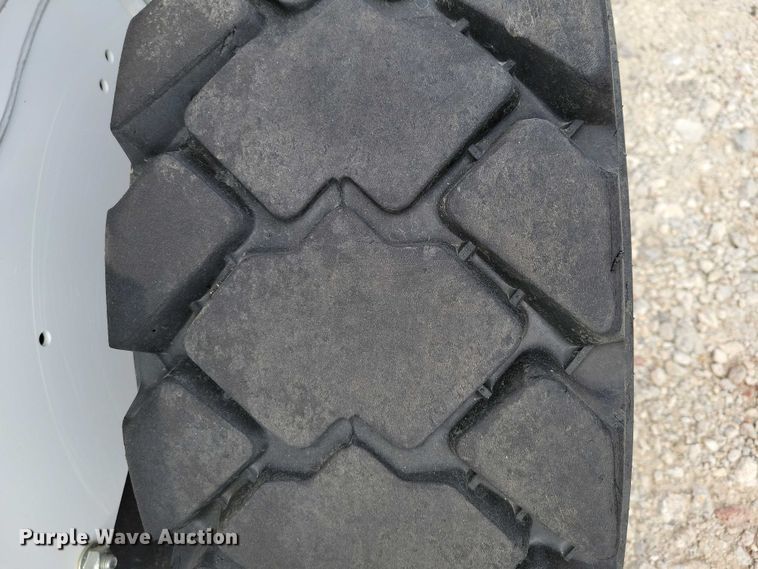 image for item DX6583 2022 Bobcat S590 skid steer loader