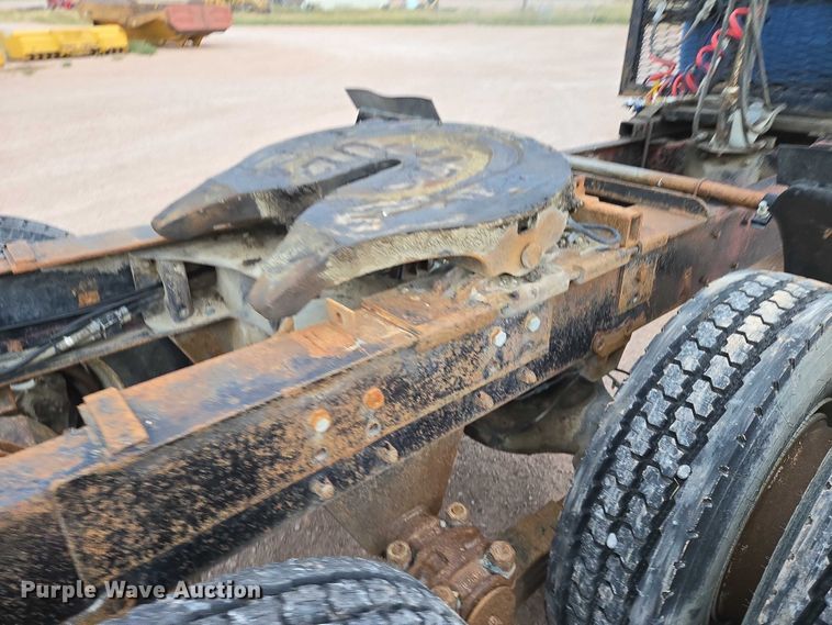 image for item DY1230 1977 Mack RS700L semi truck