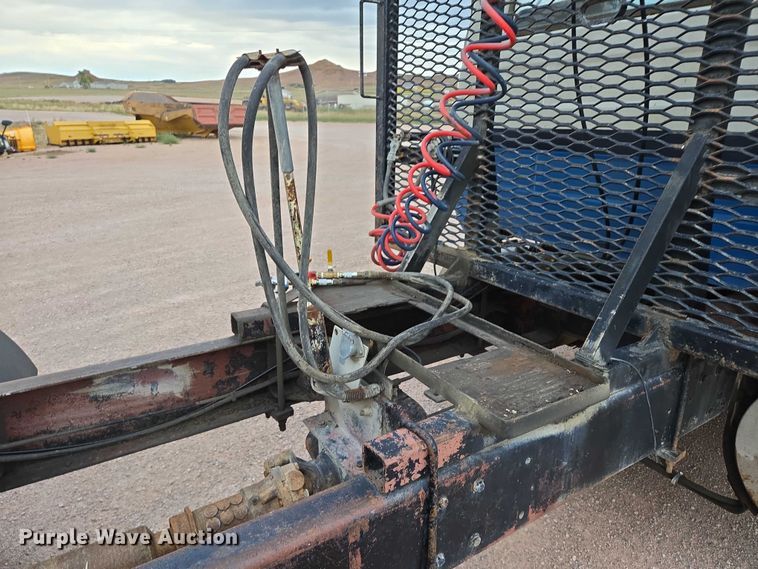 image for item DY1230 1977 Mack RS700L semi truck