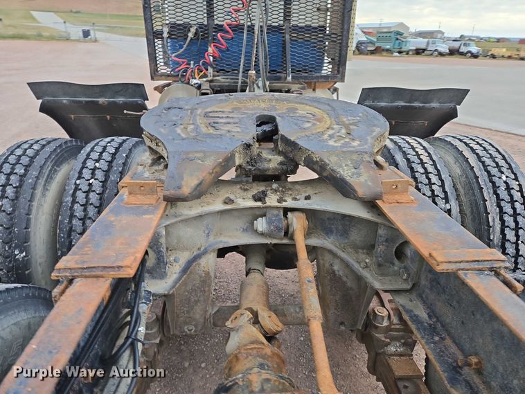 image for item DY1230 1977 Mack RS700L semi truck