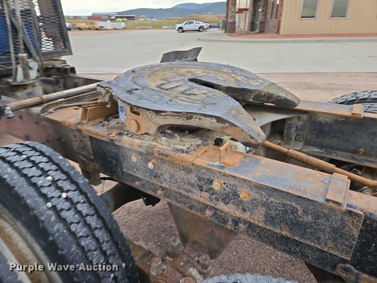 image for item DY1230 1977 Mack RS700L semi truck