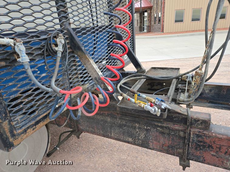 image for item DY1230 1977 Mack RS700L semi truck