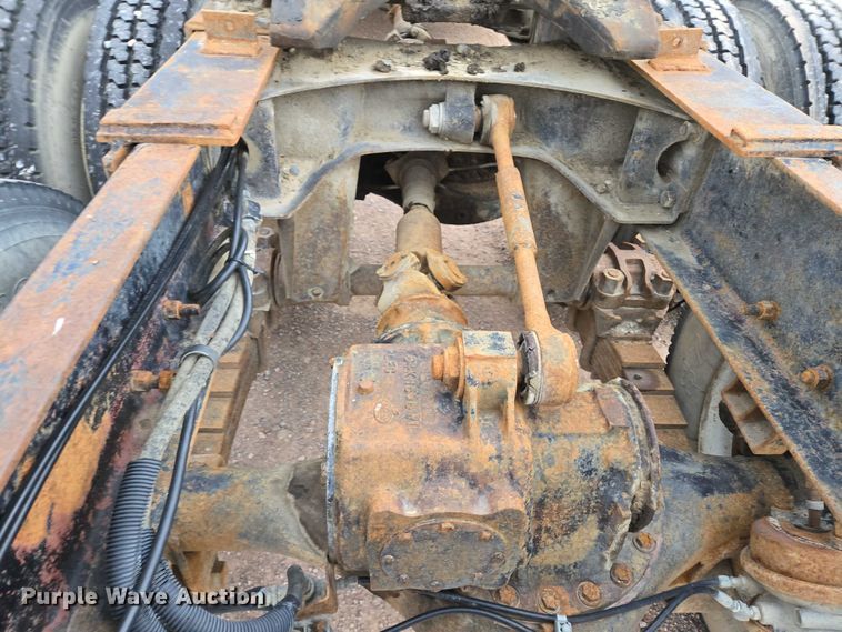 image for item DY1230 1977 Mack RS700L semi truck