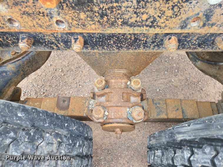 image for item DY1230 1977 Mack RS700L semi truck