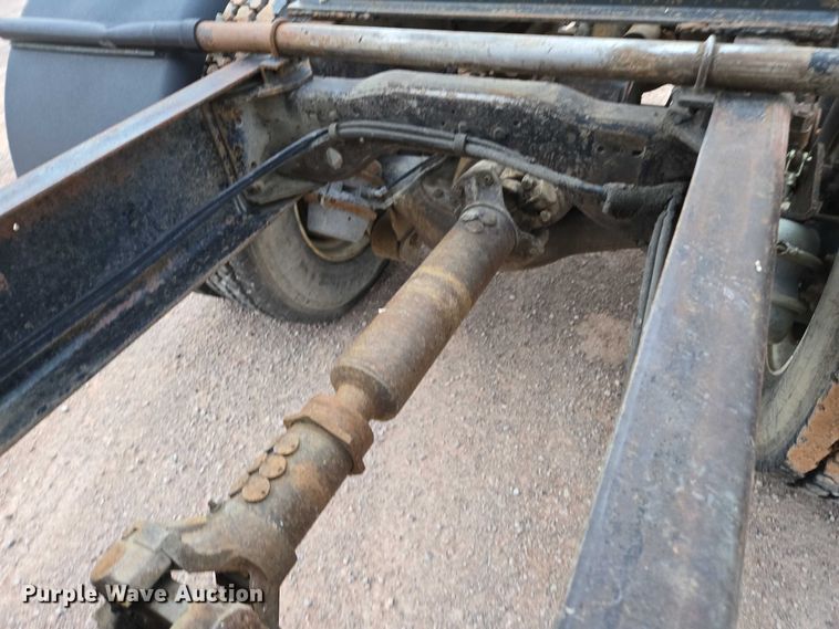 image for item DY1230 1977 Mack RS700L semi truck