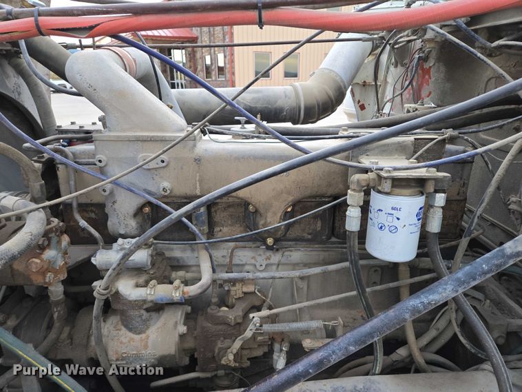 image for item DY1230 1977 Mack RS700L semi truck