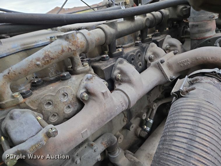 image for item DY1230 1977 Mack RS700L semi truck