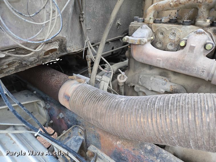 image for item DY1230 1977 Mack RS700L semi truck