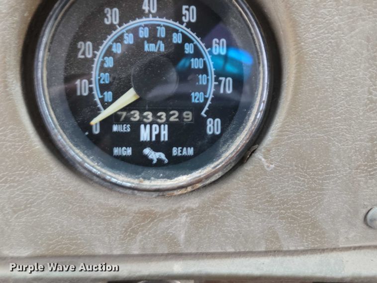 image for item DY1230 1977 Mack RS700L semi truck