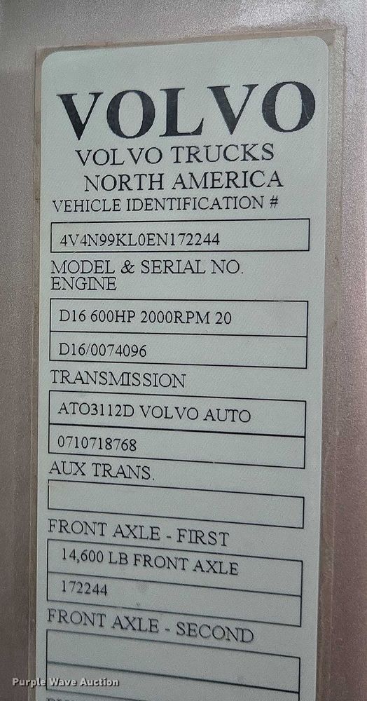 image for item DY1231 2014 Volvo VNL semi truck