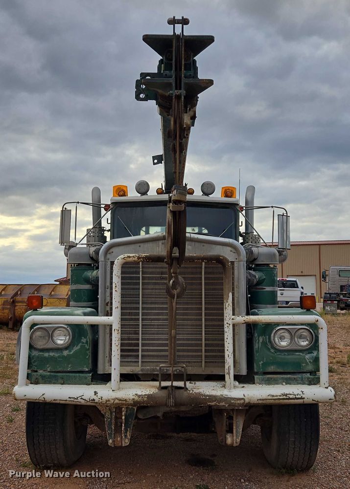 image for item DY1232 1979 Kenworth crane truck