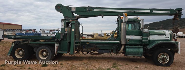 image for item DY1232 1979 Kenworth crane truck