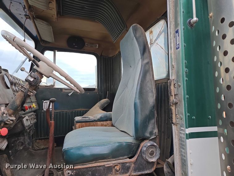 image for item DY1232 1979 Kenworth crane truck