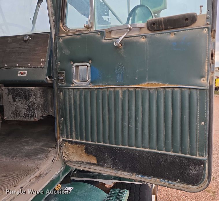 image for item DY1232 1979 Kenworth crane truck