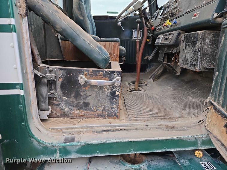 image for item DY1232 1979 Kenworth crane truck