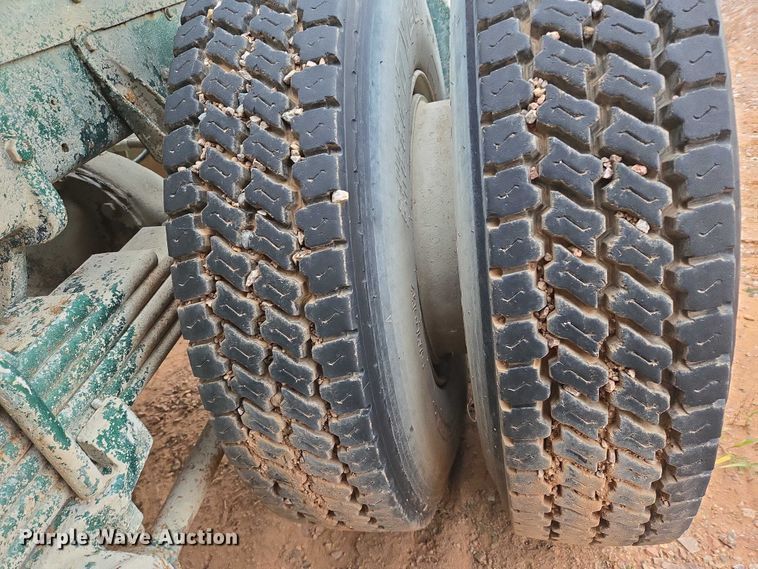 image for item DY1232 1979 Kenworth crane truck