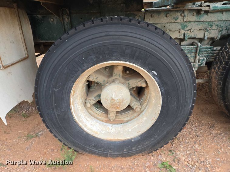 image for item DY1232 1979 Kenworth crane truck