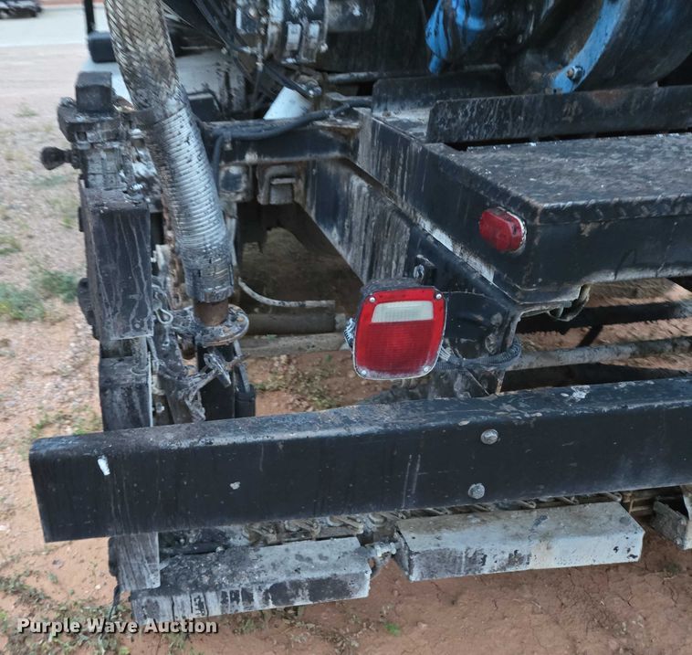 image for item DY1234 2007 International 7300 oil distributor truck