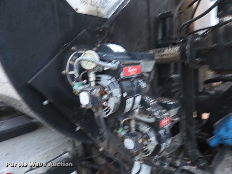 image for item DY1234 2007 International 7300 oil distributor truck