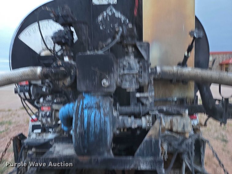 image for item DY1234 2007 International 7300 oil distributor truck