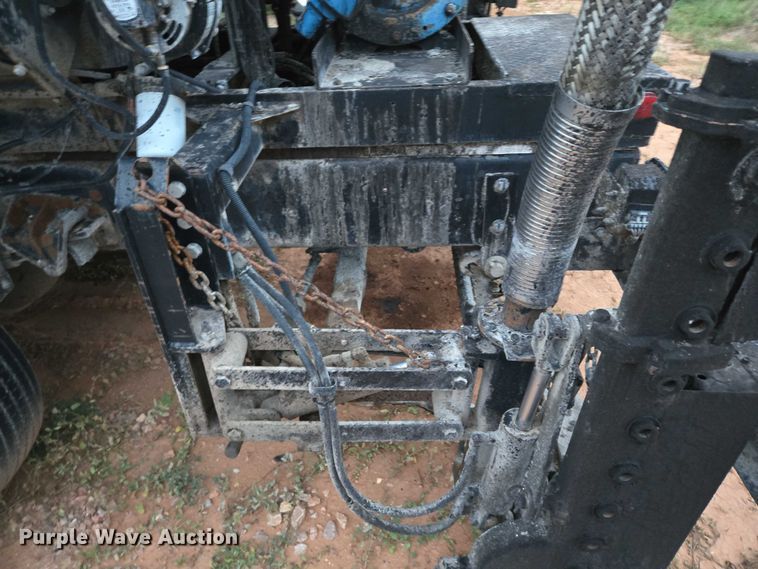 image for item DY1234 2007 International 7300 oil distributor truck