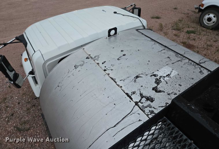 image for item DY1234 2007 International 7300 oil distributor truck