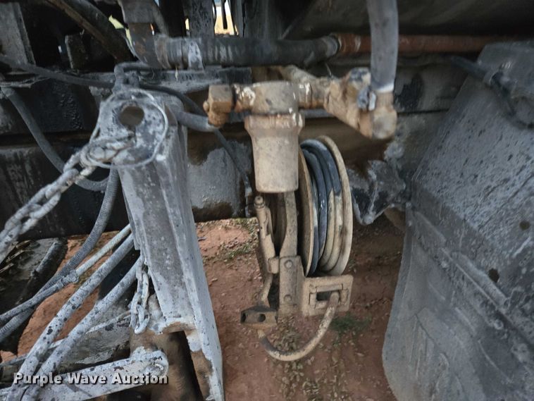 image for item DY1234 2007 International 7300 oil distributor truck