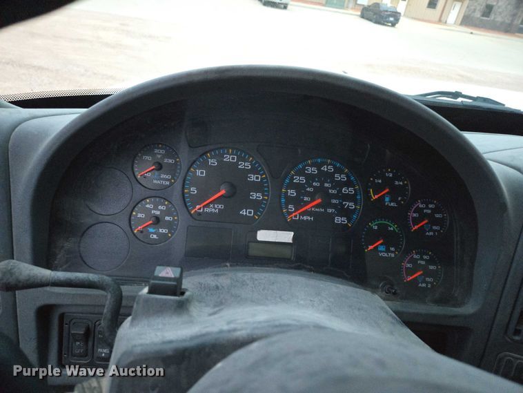 image for item DY1234 2007 International 7300 oil distributor truck