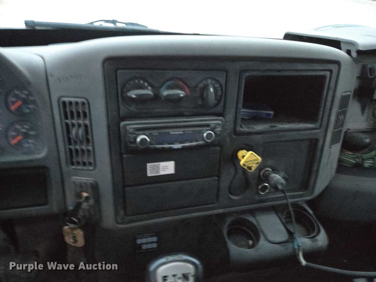 image for item DY1234 2007 International 7300 oil distributor truck