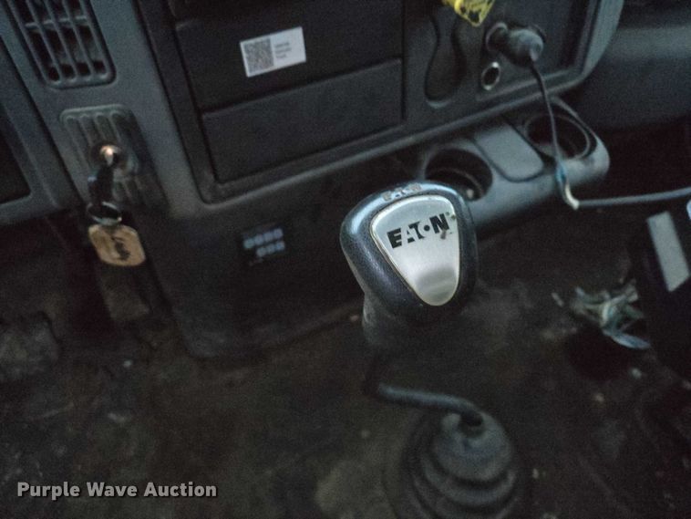 image for item DY1234 2007 International 7300 oil distributor truck