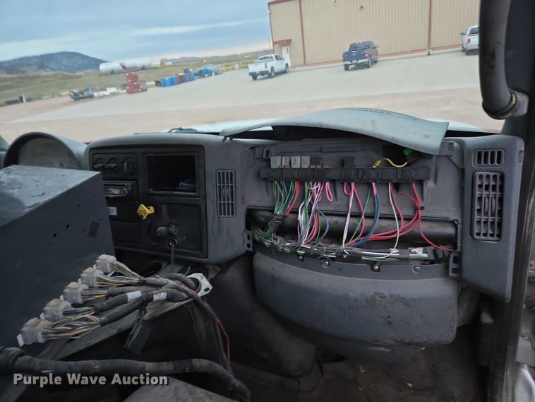 image for item DY1234 2007 International 7300 oil distributor truck