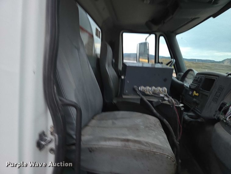 image for item DY1234 2007 International 7300 oil distributor truck