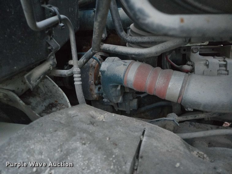 image for item DY1234 2007 International 7300 oil distributor truck