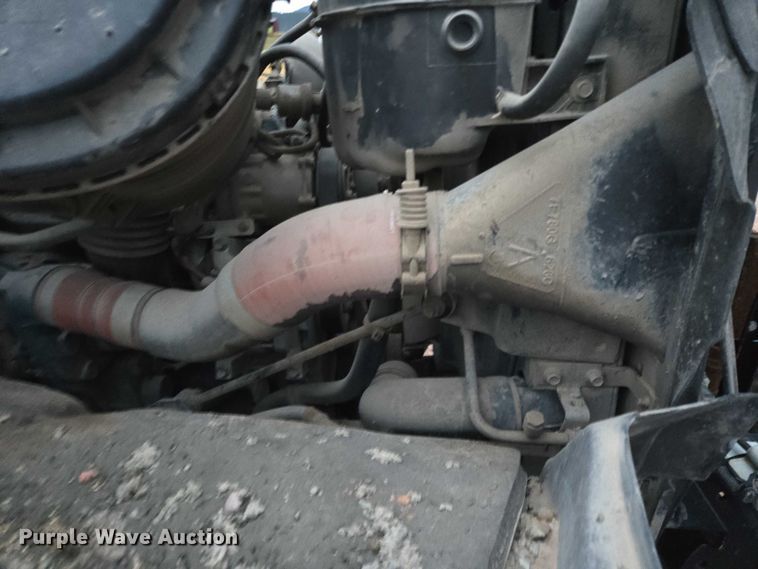 image for item DY1234 2007 International 7300 oil distributor truck