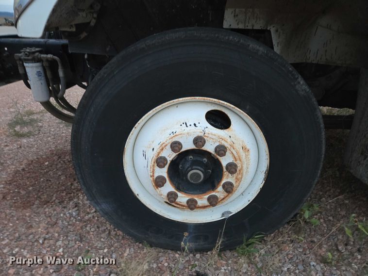 image for item DY1234 2007 International 7300 oil distributor truck