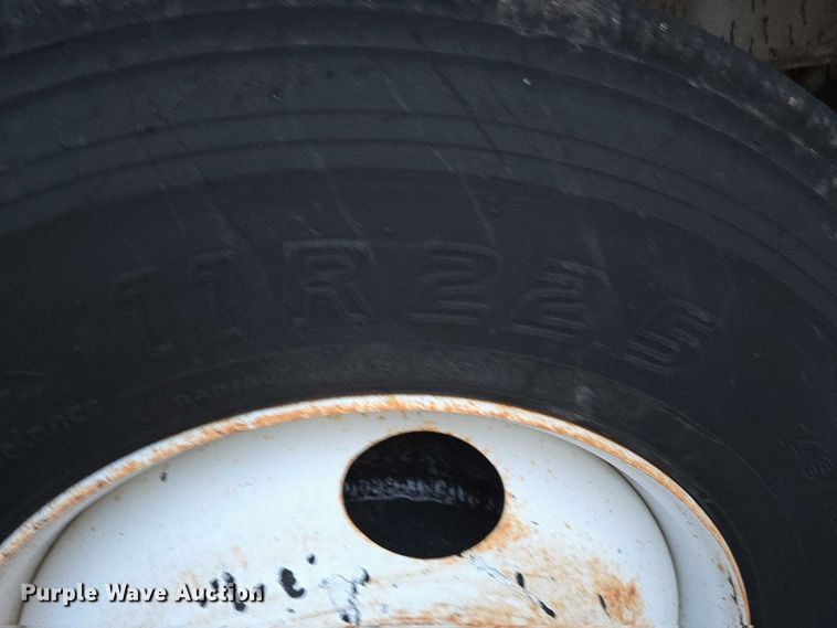 image for item DY1234 2007 International 7300 oil distributor truck