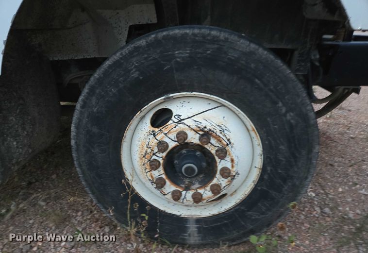 image for item DY1234 2007 International 7300 oil distributor truck