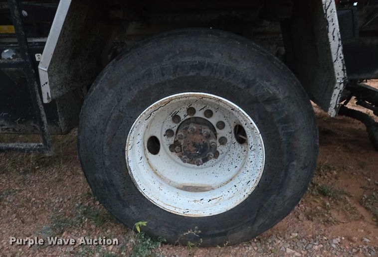 image for item DY1234 2007 International 7300 oil distributor truck