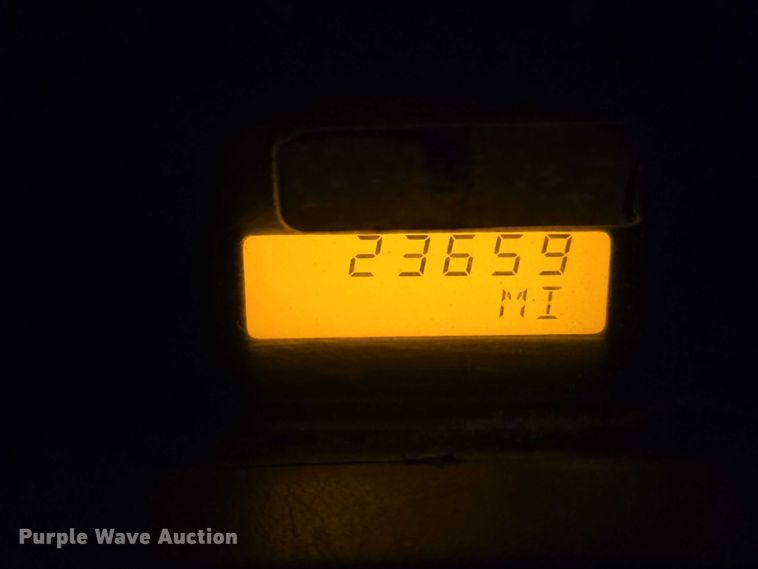 image for item DY1234 2007 International 7300 oil distributor truck