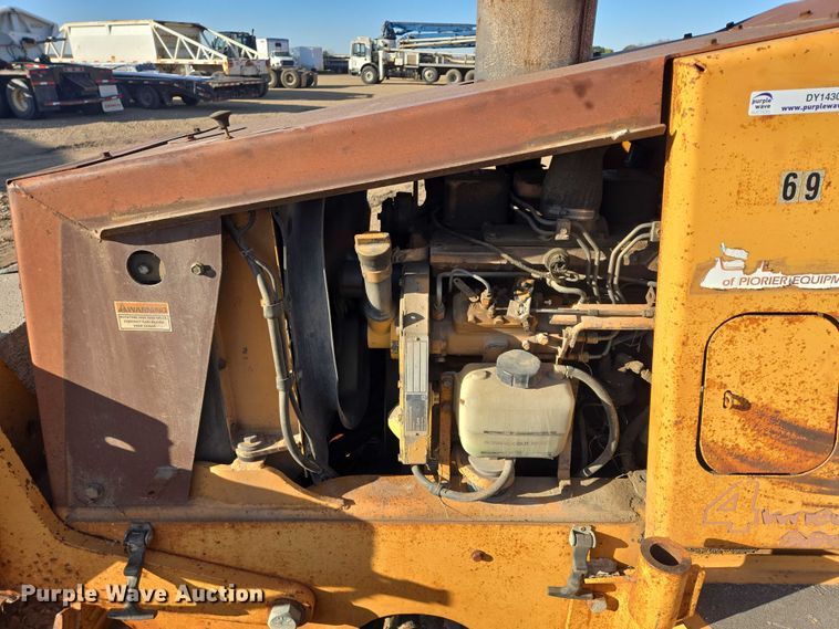 image for item DY1430 1994 Case 660 trencher