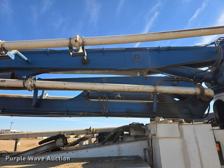 image for item DY1431 1996 Mack MR690S concrete pump truck