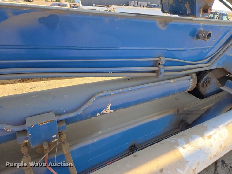 image for item DY1431 1996 Mack MR690S concrete pump truck