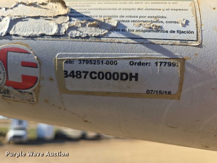 image for item DY1431 1996 Mack MR690S concrete pump truck