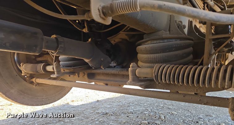 image for item DY1431 1996 Mack MR690S concrete pump truck